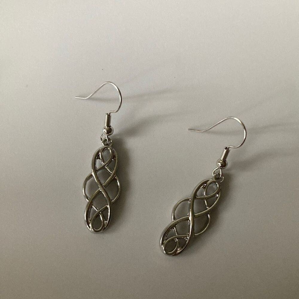 Drop Earrings 